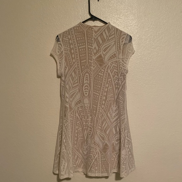 White lacy dress - Picture 6 of 7